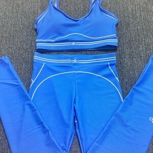 ALO Yoga Blue Sports Bra and Leggings Set Size S